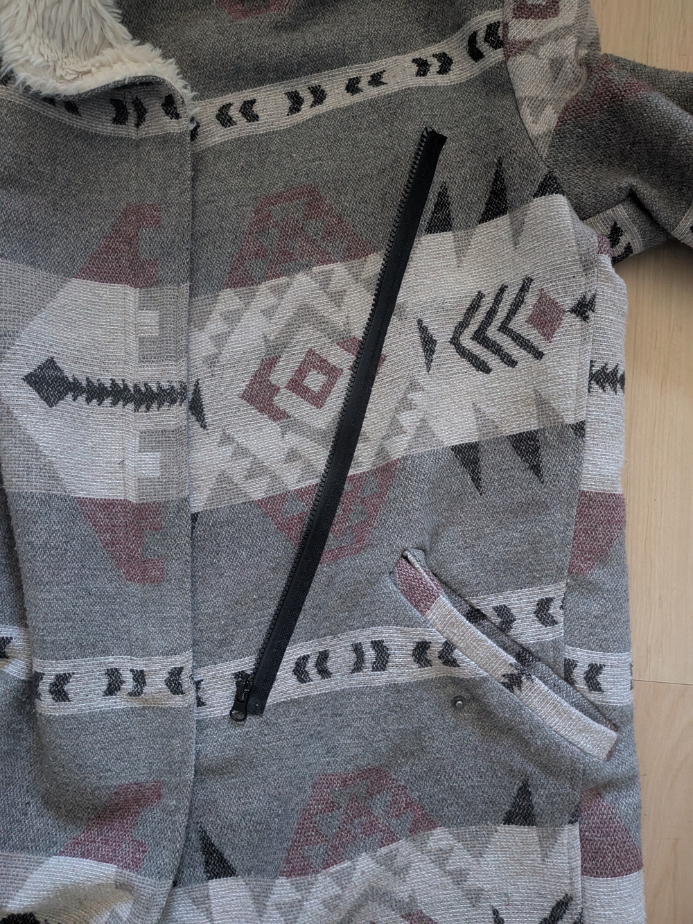Me Jane Aztec Print Asymmetrical Blanket Coat Sherpa Hood Women’s Size Large - Picture 3 of 7